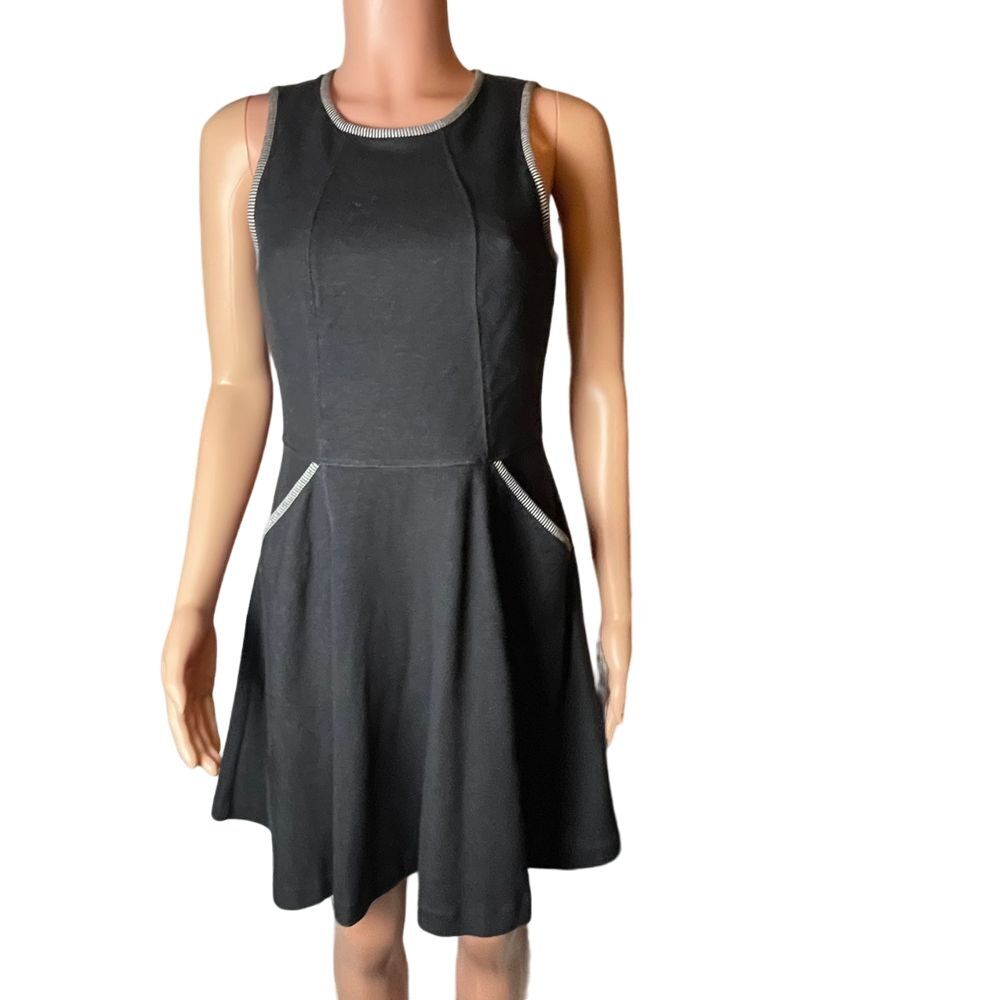Club Monaco fit & flare dress, Size‎ 6, stretchy cotton, black white